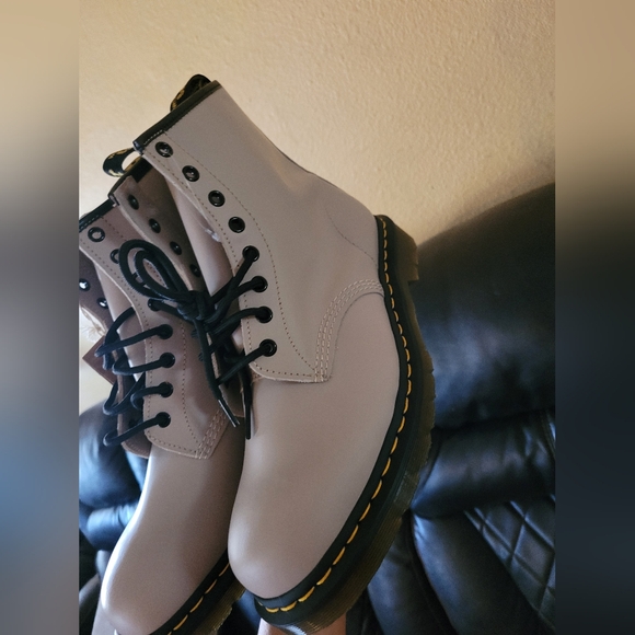Dr martens boots - Picture 3 of 6